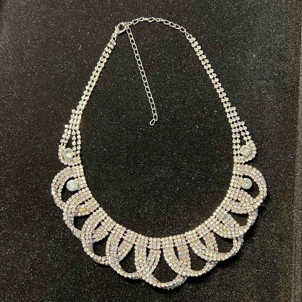 Necklace Looped Rhinestone Statement - Picture 9 of 9